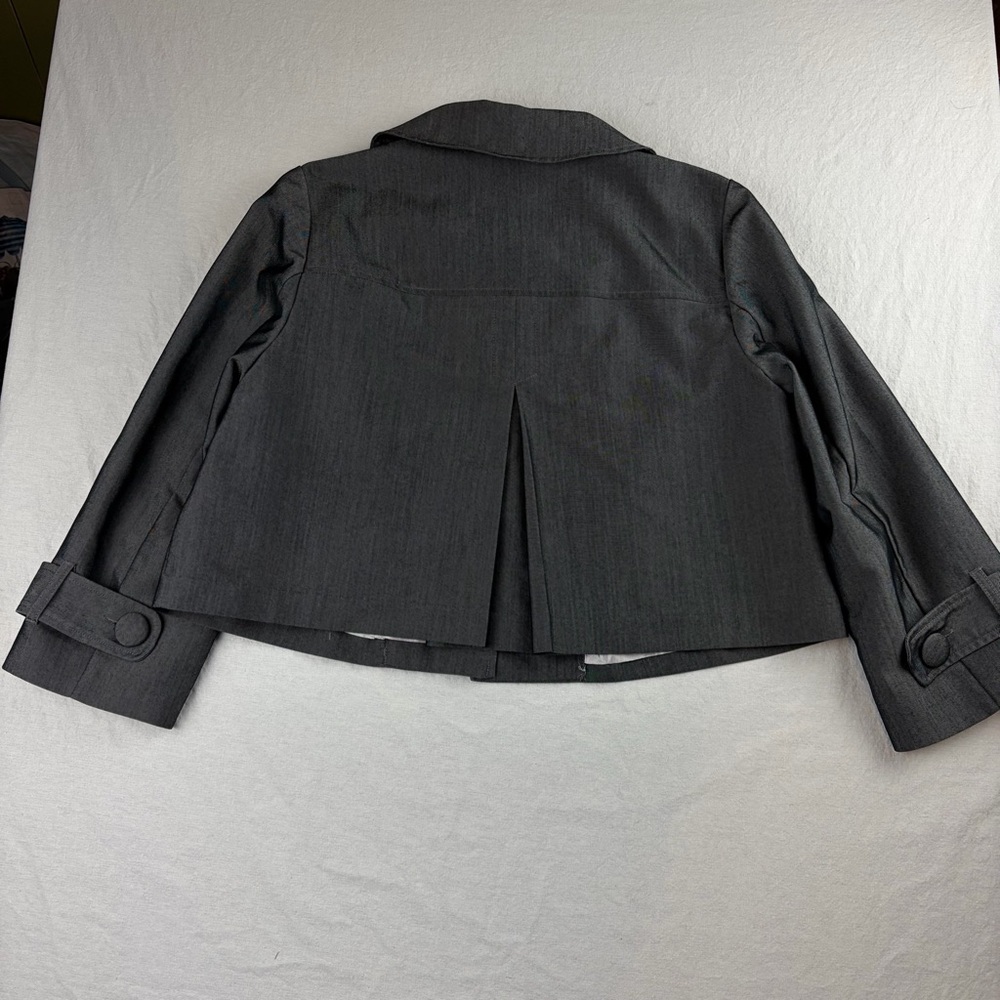 JohnPaulRichard Gray Women's Cropped Jacket sz Medium with Large button accents - Picture 3 of 13
